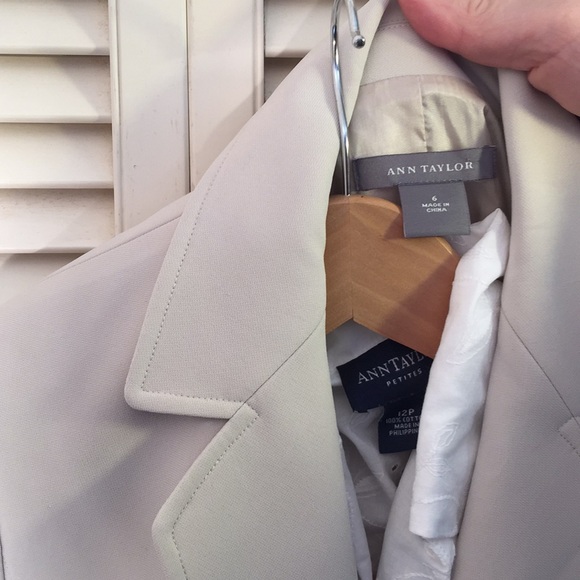 Blazer by Ann Taylor - Picture 4 of 4